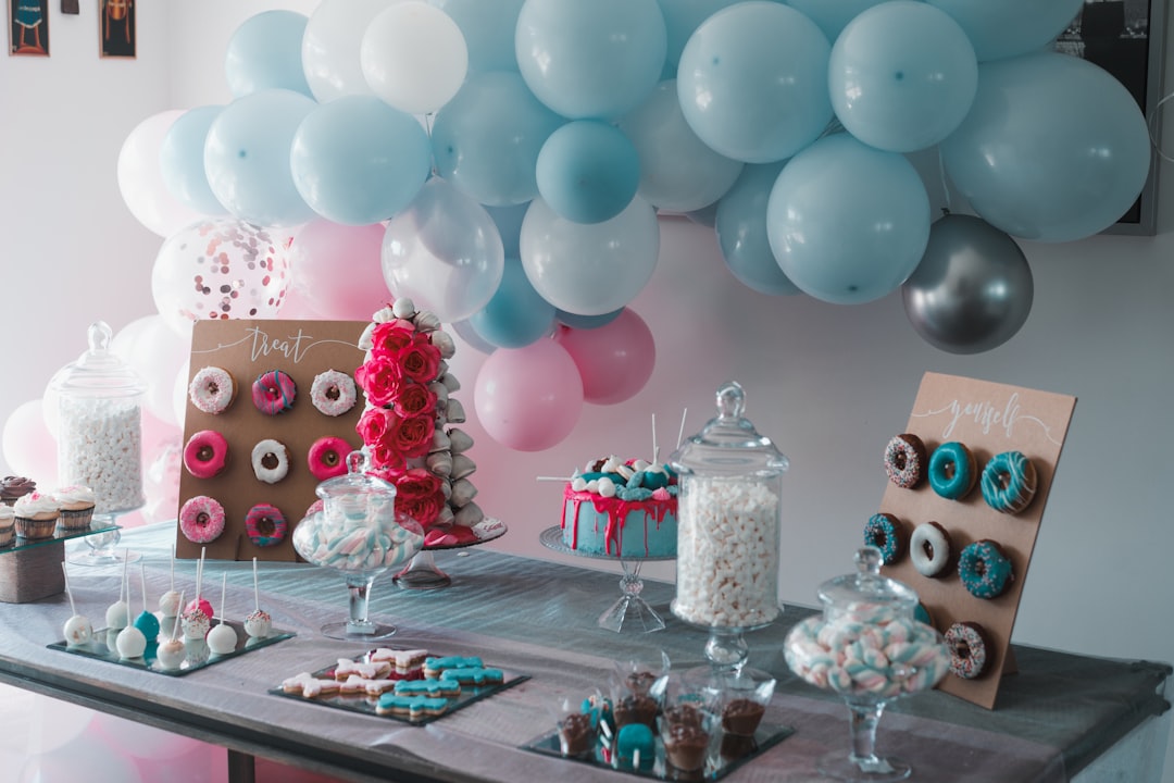 Como Fazer uma Mesa de Doces Temática para Festas de Formatura em 2026